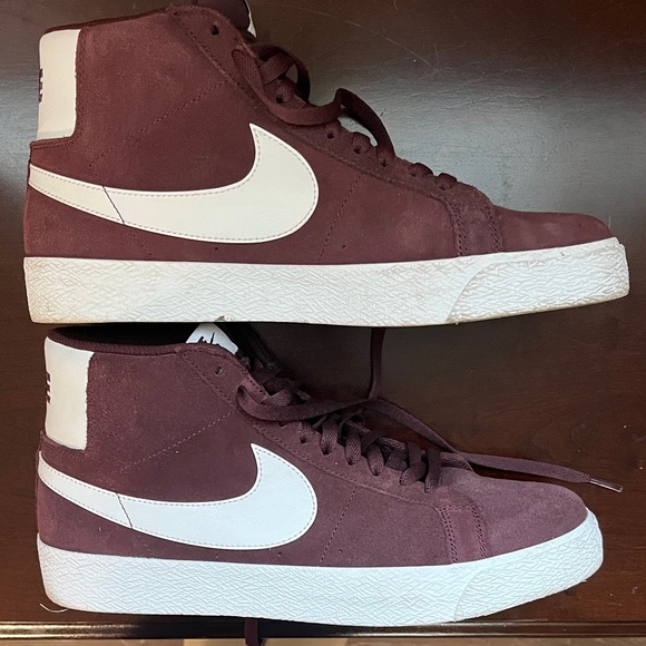 Nike Other - Nike Men’s SB Blazer Sneakers in Burgundy and White
